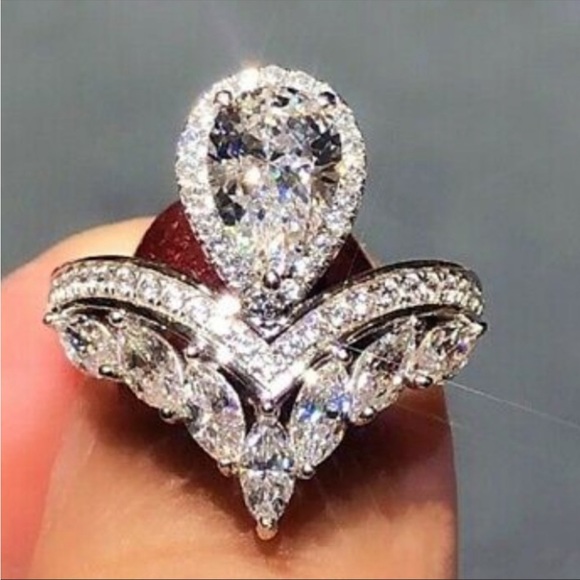 Jewelry - NEW Unique 925 Sterling silver Diamond 💎 Ring